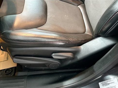 Used 2017 Jeep Cherokee Trailhawk w/ Cold Weather Group AWD/4WD image 16