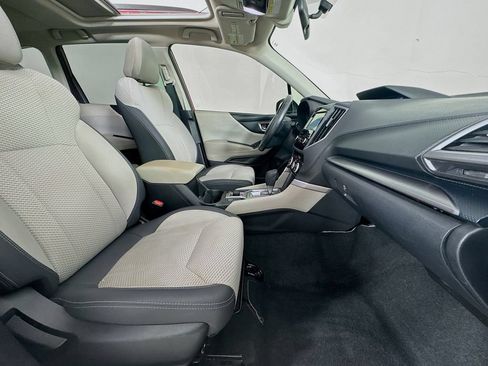 Used 2021 Subaru Forester Premium AWD/4WD image 36