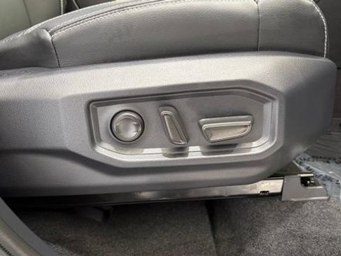 Used 2026 Toyota Tundra Limited AWD/4WD image 21