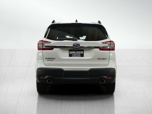 Used 2024 Subaru Ascent Premium w/ Convenience Package image 4