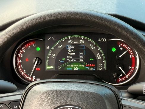 Used 2025 Toyota RAV4 LE image 23