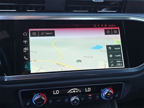 Certified 2021 Audi Q3 2.0T Premium Plus w/ Premium Plus Package image 25