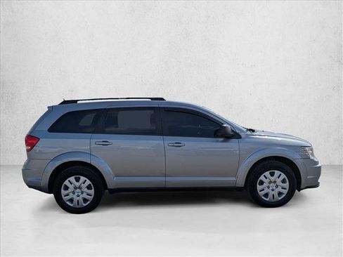 Used 2018 Dodge Journey SE w/ Connectivity Group AWD/4WD image 4