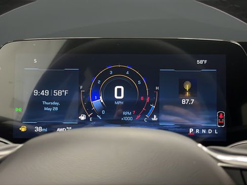 New 2026 Chevrolet Equinox LT w/ Convenience Package II AWD/4WD image 16