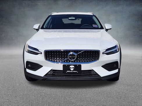 New 2026 Volvo V60 B5 Cross Country Plus w/ Climate Package image 2