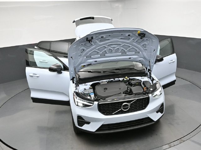 New 2026 Volvo XC40 B4 Core w/ Protection Package Premier FWD image 44