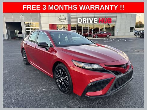 Used 2021 Toyota Camry SE FWD image 1