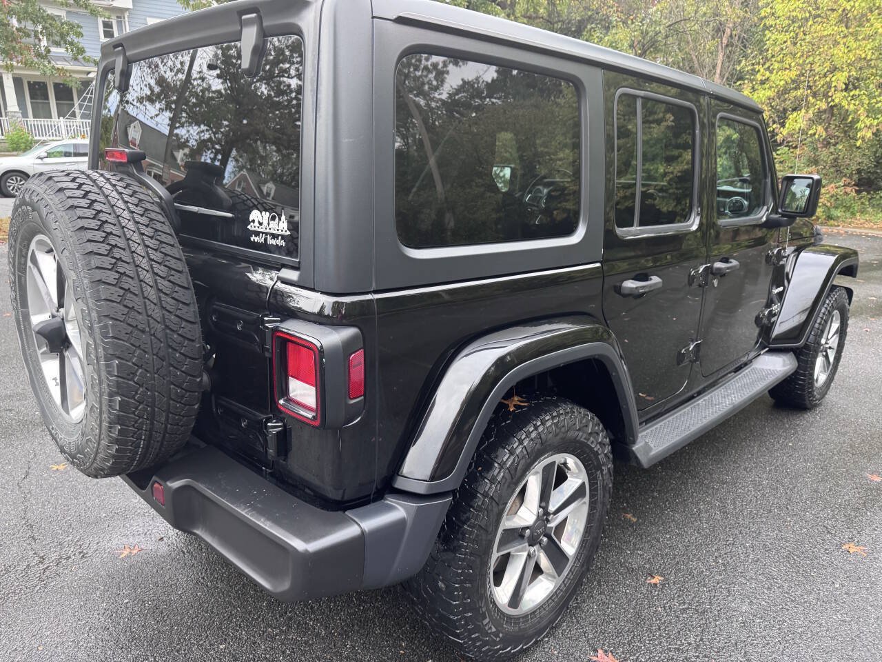 Used 2018 Jeep Wrangler Unlimited Sahara w/ Cold Weather Group AWD/4WD image 35