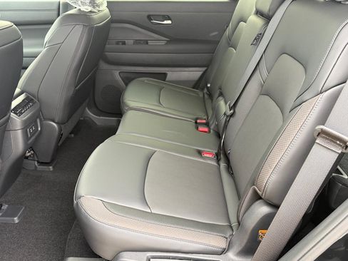 New 2026 Nissan Pathfinder SL FWD image 20
