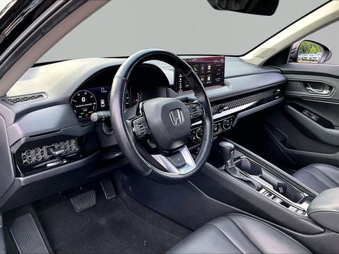 Used 2025 Honda Accord Touring image 13