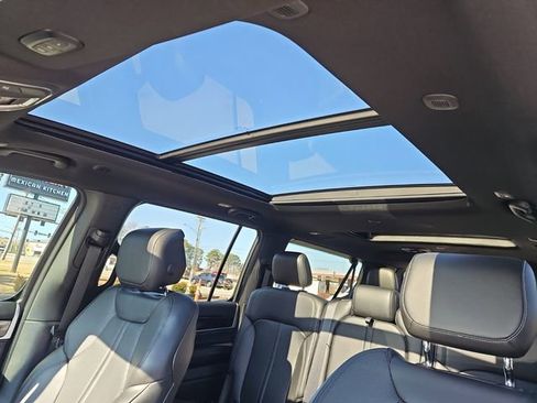 Used 2024 Jeep Wagoneer L 2WD w/ Premium Group I image 18