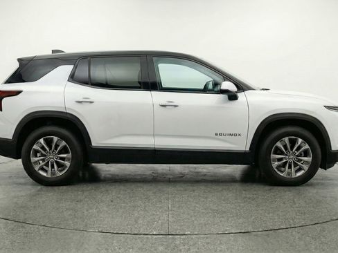 Used 2025 Chevrolet Equinox LT image 11