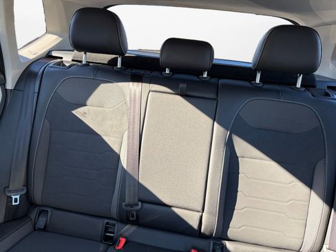 New 2025 Volkswagen Taos SE image 12