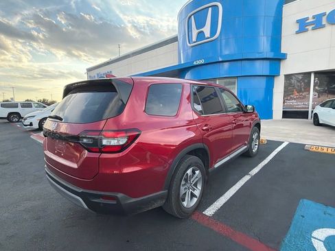 Used 2025 Honda Pilot EX-L image 6