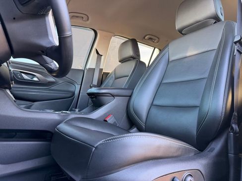 Used 2024 GMC Terrain SLT image 27