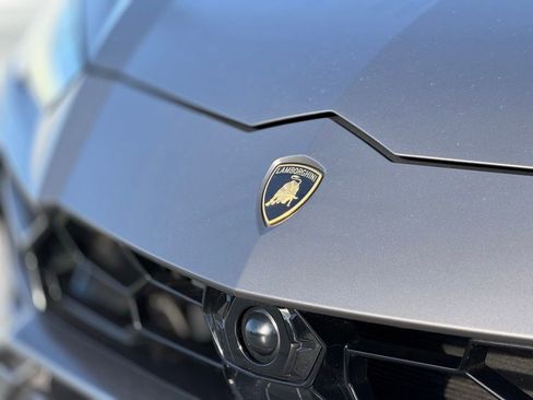 Used 2022 Lamborghini Urus image 3