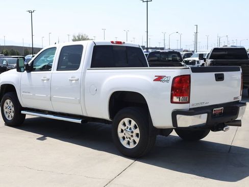 Used 2014 GMC Sierra 2500 SLT w/ SLT Convenience Package AWD/4WD image 4
