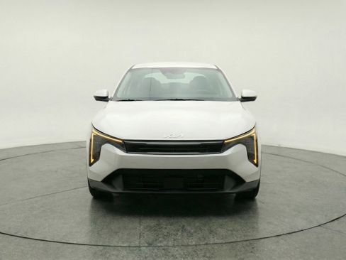 Used 2025 Kia K4 LXS image 2