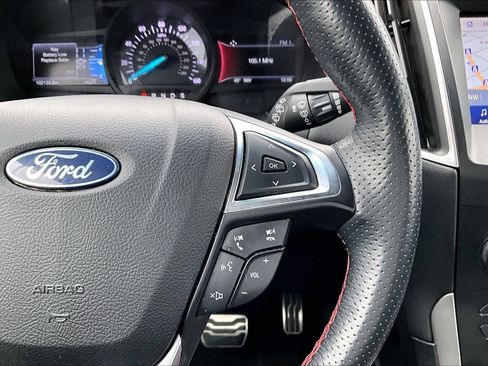 Used 2020 Ford Edge ST-Line w/ Cold Weather Package image 21