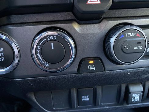 Used 2023 Toyota Tacoma TRD Off-Road image 28