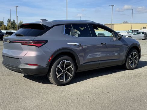 New 2026 Chevrolet Equinox EV LT image 7