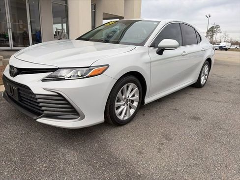 Used 2023 Toyota Camry LE w/ Convenience Package image 3