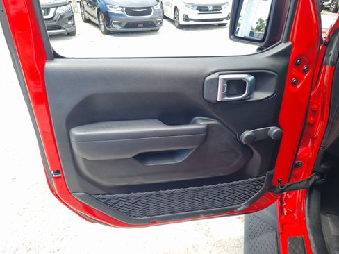 Used 2024 Jeep Gladiator Sport AWD/4WD image 20