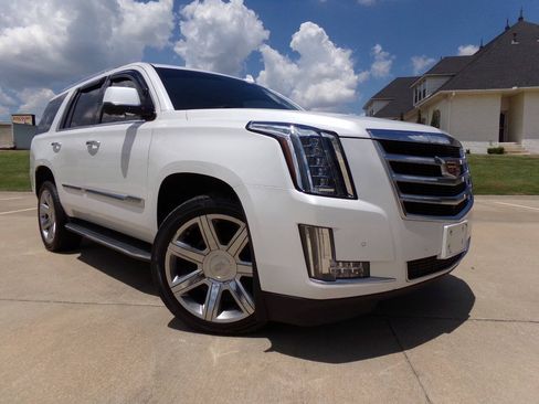 Used 2016 Cadillac Escalade Luxury AWD/4WD image 15