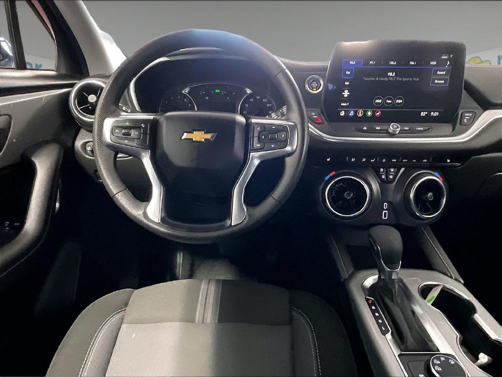 Used 2025 Chevrolet Blazer LT AWD/4WD image 17