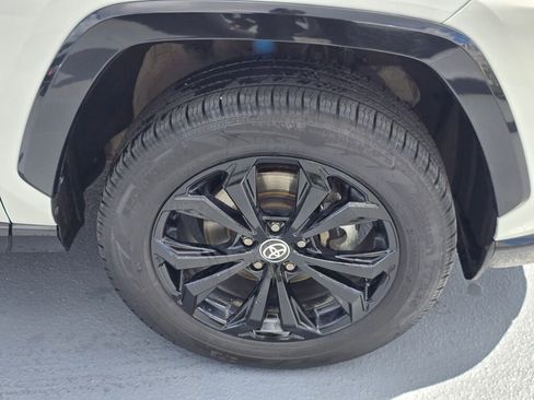 Used 2022 Toyota RAV4 SE w/ Convenience Package AWD/4WD image 9
