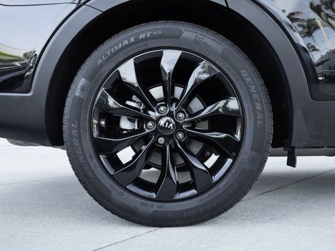 Used 2020 Kia Sorento EX FWD image 27