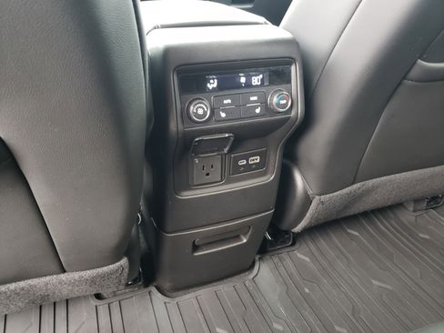 Used 2023 GMC Acadia Denali image 35