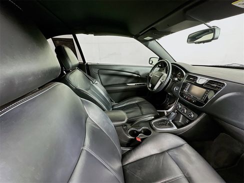 Used 2013 Chrysler 200 Limited image 25
