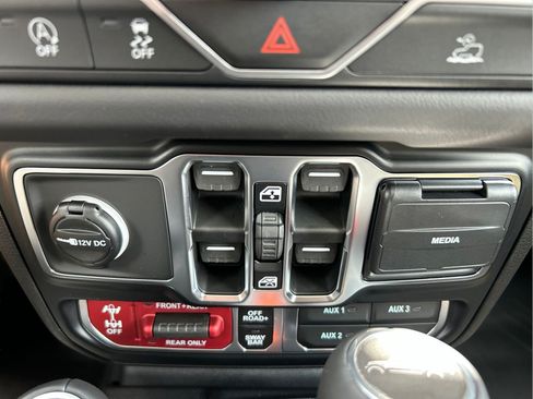 New 2026 Jeep Gladiator Mojave AWD/4WD image 29