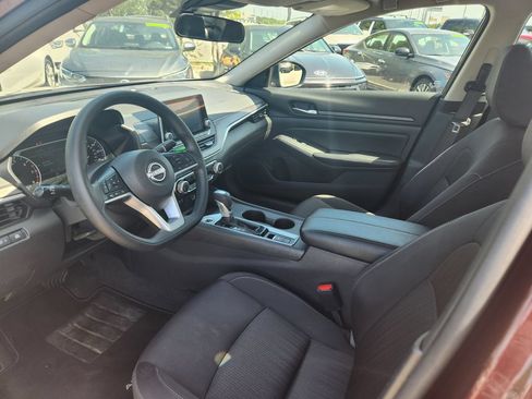 Used 2025 Nissan Altima 2.5 SV AWD/4WD image 10