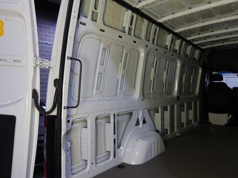 Used 2021 Mercedes-Benz Sprinter 2500 w/ Driver Convenience Package image 18