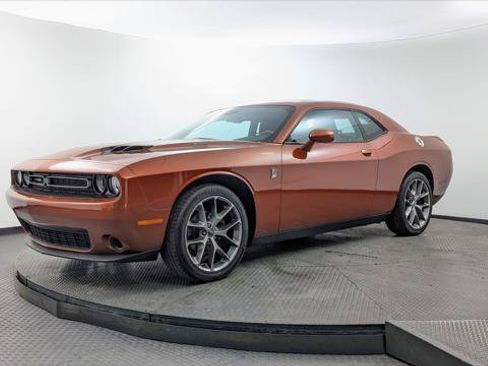 Used 2021 Dodge Challenger SXT RWD image 2