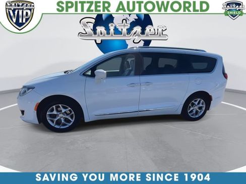 Used 2019 Chrysler Pacifica Touring-L Plus image 6