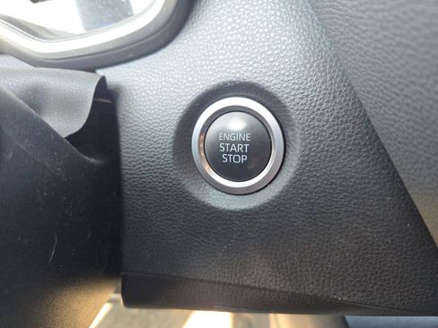 Used 2020 Toyota Corolla SE w/ Carpet Mat Package image 21