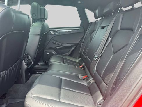 Used 2021 Porsche Macan AWD/4WD image 11