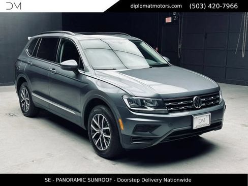 Used 2020 Volkswagen Tiguan SE w/ Panoramic Sunroof Package AWD/4WD image 9