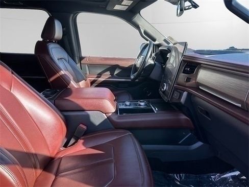 Used 2022 Ford Expedition Limited image 15