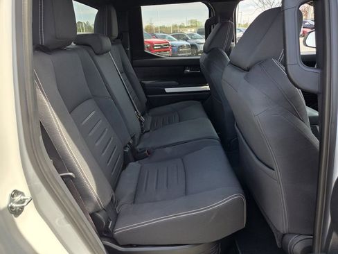 Used 2024 Toyota Tacoma TRD Sport AWD/4WD image 12