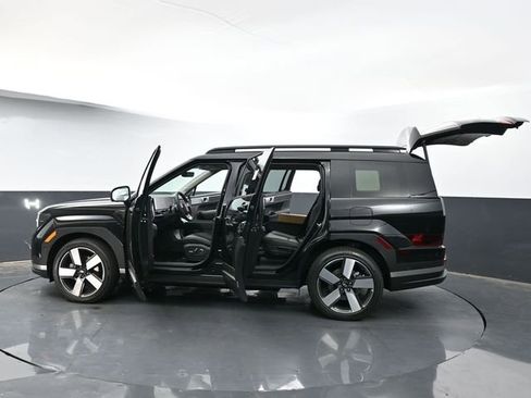 Used 2025 Hyundai Santa Fe Limited FWD image 41