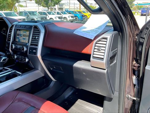 Used 2019 Ford F150 Platinum w/ Equipment Group 701A Luxury AWD/4WD image 19