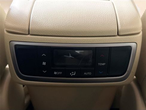 Used 2017 Toyota Highlander XLE FWD image 34