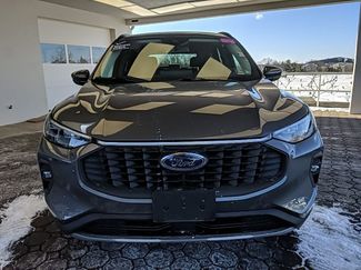 Used 2025 Ford Escape Platinum video 2