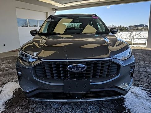 Used 2025 Ford Escape Platinum image 2