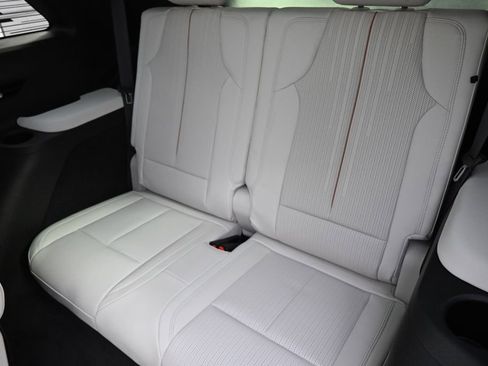 New 2026 Cadillac Vistiq Premium Luxury w/ LPO, Floor Liner Package AWD/4WD image 22