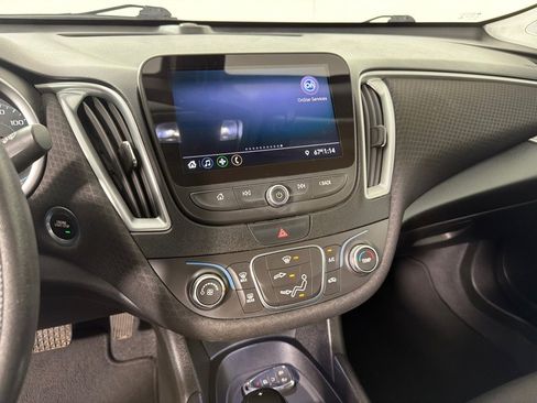 Used 2019 Chevrolet Malibu LS w/ LPO, Convenience Package 1 FWD image 16